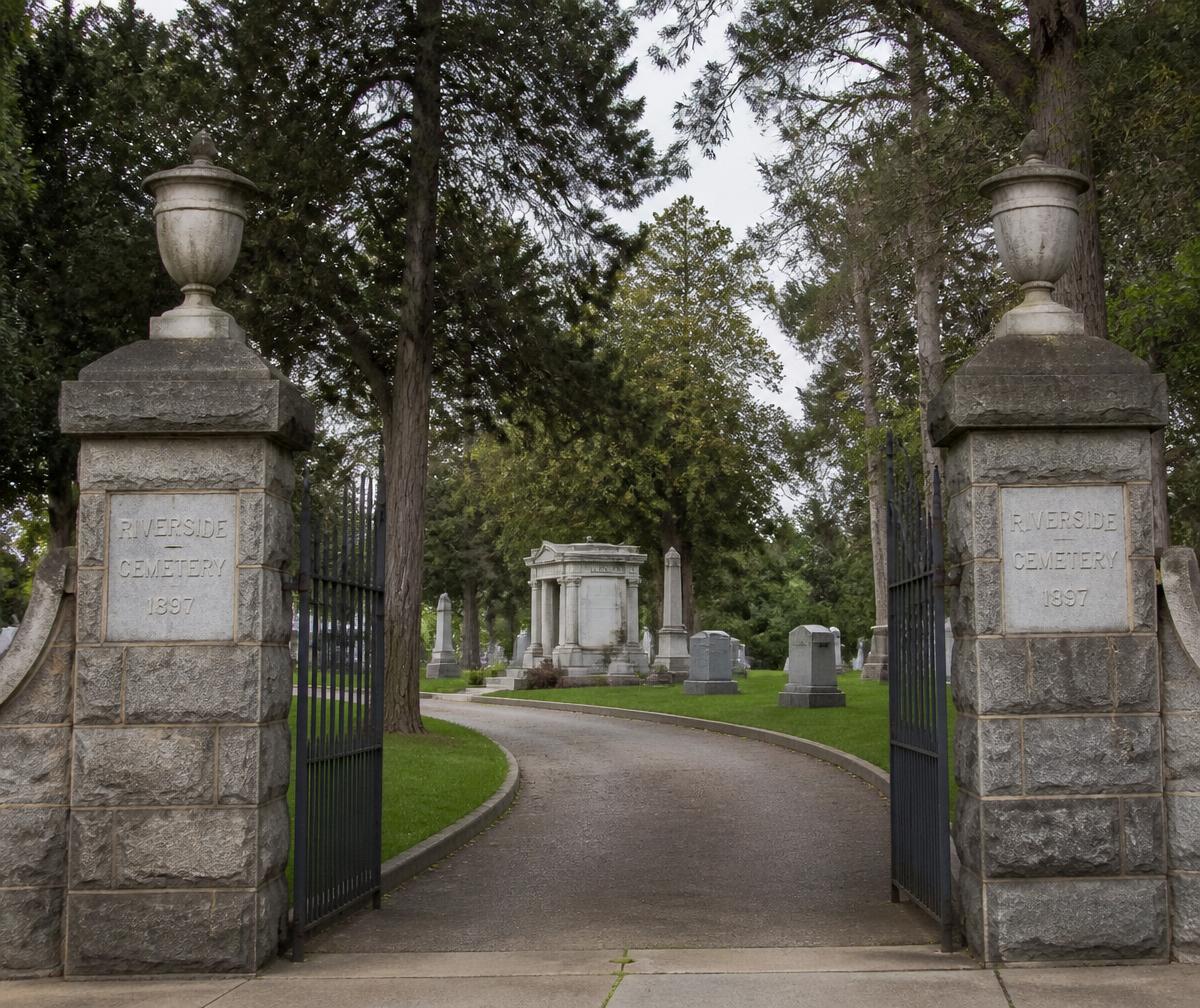Clear Stream Monuments | Custom Headstones in Cartersville, GA